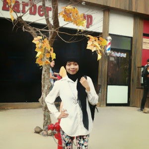 rini utami profile icon