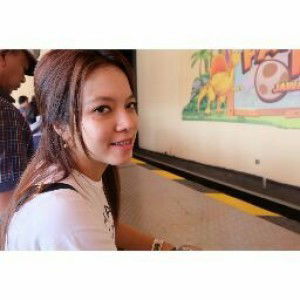 Adis putri profile icon