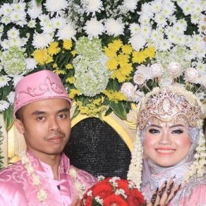 Julianti Sutrisna profile icon