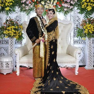 Rini Ristiya Dewii profile icon