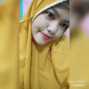 Fitriani Wahyu profile icon