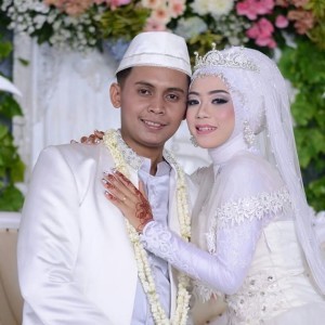 Rizka Lestari profile icon