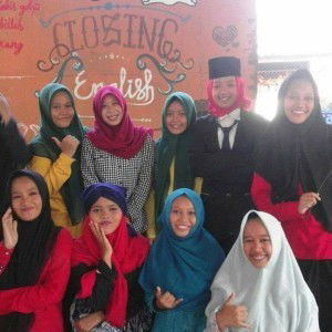 Dhini Hari Purwoati profile icon