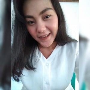 Riska Widiyaningsih profile icon