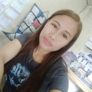 Lhyn Mahinay profile icon