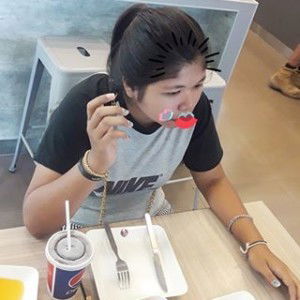 พลอย' จ้า profile icon