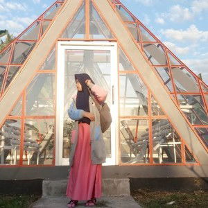 Intan Trisniawati profile icon