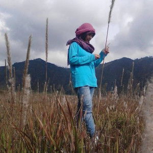 Tika Liarianti profile icon