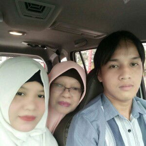 Gustia Uci Astriasih profile icon