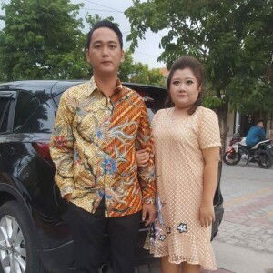 Stephanie TitutMong profile icon