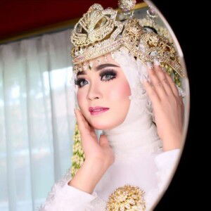 Ratna Mutiara profile icon