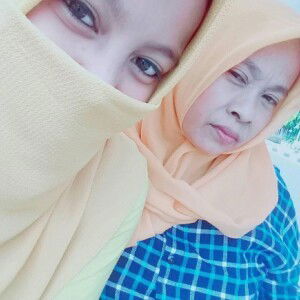 Dewi Ahmar profile icon