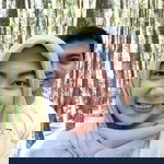 Yuni Laras Wati profile icon