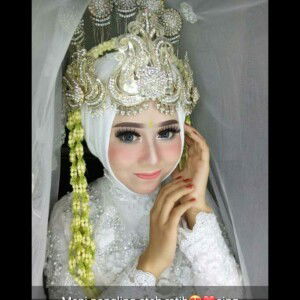 Ratih Nurlita profile icon