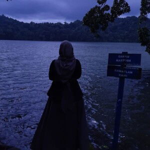 Indah Sari profile icon