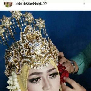 Nuraini Aini profile icon