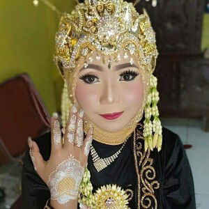 Sefti Wuland Sari profile icon