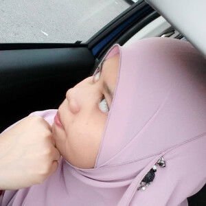 amira azmi profile icon