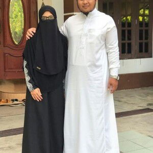 aini zakiah profile icon