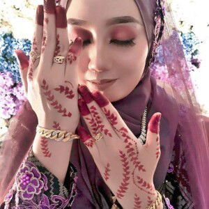 Ezzah Anis Sofia profile icon