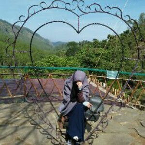 Asti Risdhalena profile icon