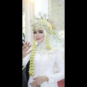 Yulia Tri Anggraini profile icon