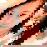 esti riswati profile icon