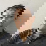 ชายกลาง คน profile icon