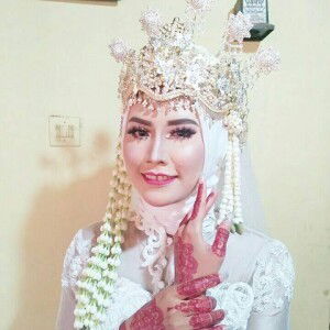 Indah Trirahayu profile icon