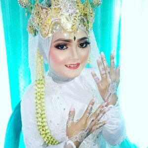 Rosy Mulyani profile icon