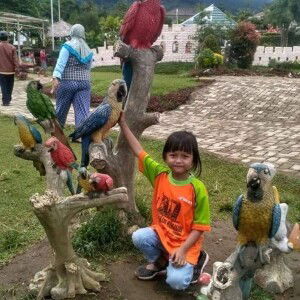 Hulya Maulida profile icon