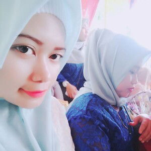 Putri Riani profile icon