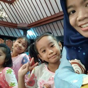 Dian Tri Iswandari profile icon