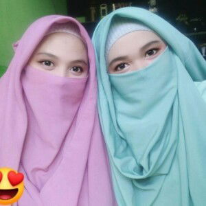 Indah Saputri Khalik profile icon