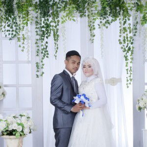 Ratna Vivi profile icon