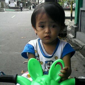 Yulia Azach profile icon