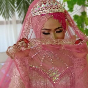 Safitri Dewi Sari profile icon