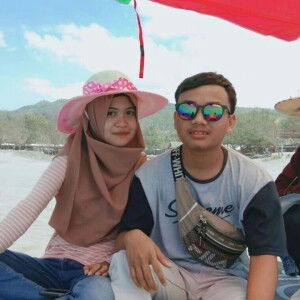 Uky Loresya profile icon