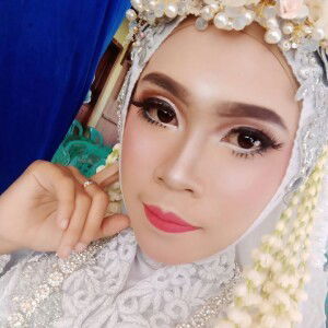 Dwi Kartika Sari profile icon
