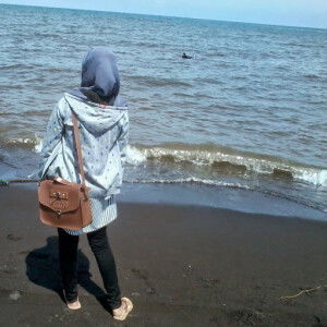 Zahro Suciati profile icon