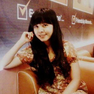 Kartika Julia profile icon