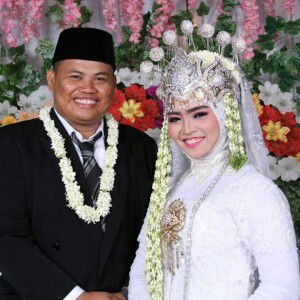 Sri Wahyuni profile icon