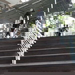 Etih Oktaviani profile icon