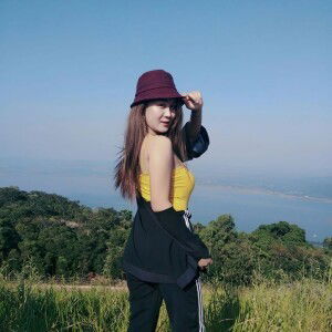 พลอย เฌอมาลย์ profile icon