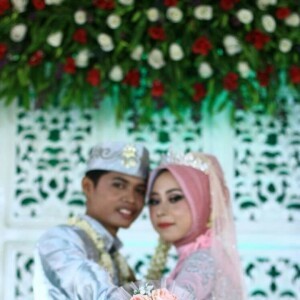 Yeni Kurnia Wati profile icon