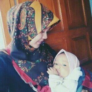 Rina Az-zahroh profile icon