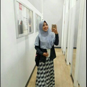 VI O LA profile icon