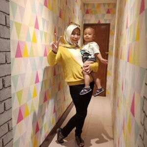 Dewi Tria Rakhmaniah profile icon