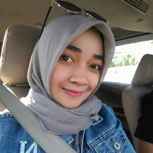 Riris Astuti profile icon