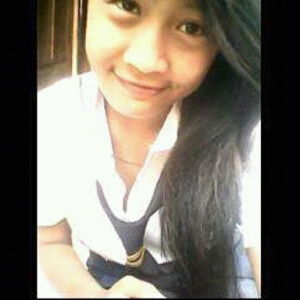 ayu pratiwi profile icon